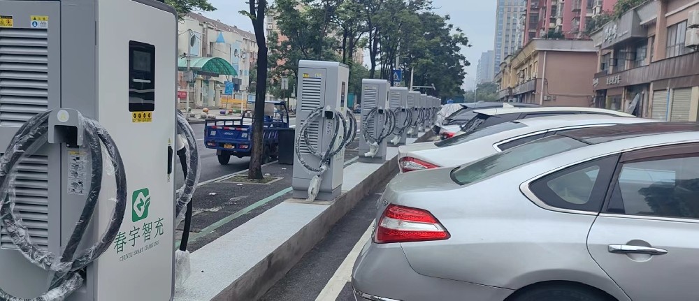 总数突破1800万个！前三季度电动汽车充电基础设施发展呈现三大成效